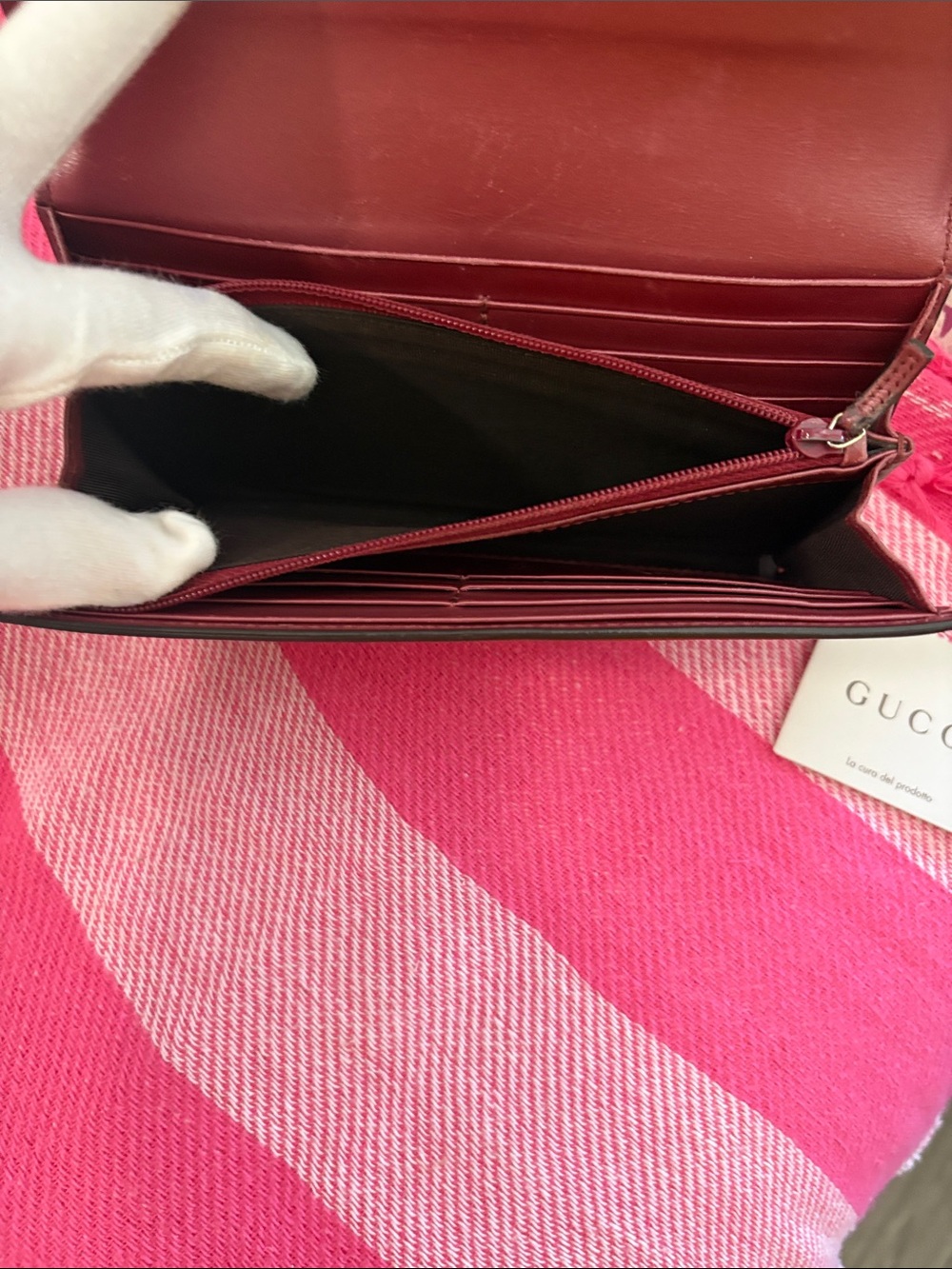 Gucci Burgundy Patent GG Heart Continental Wallet - Picture 12 of 15